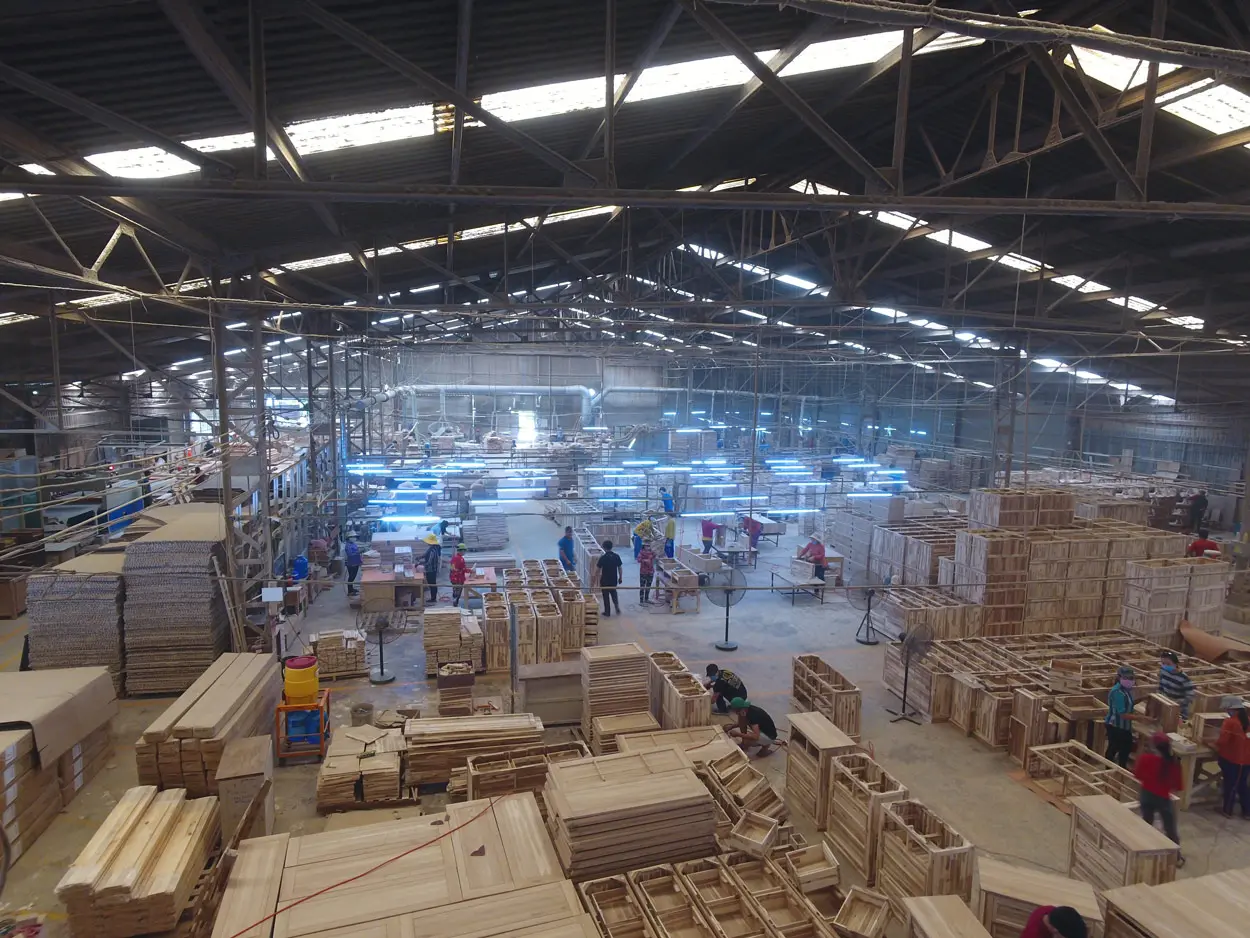 Large-scale knock-down furniture manufacturing at Phan Le Furniture, a top Vietnam furniture manufacturer optimized for efficient container loading and retail export.